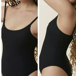 Andie Amalfi One Piece Black Scoop Neck Adjustable Straps Swim Size M New